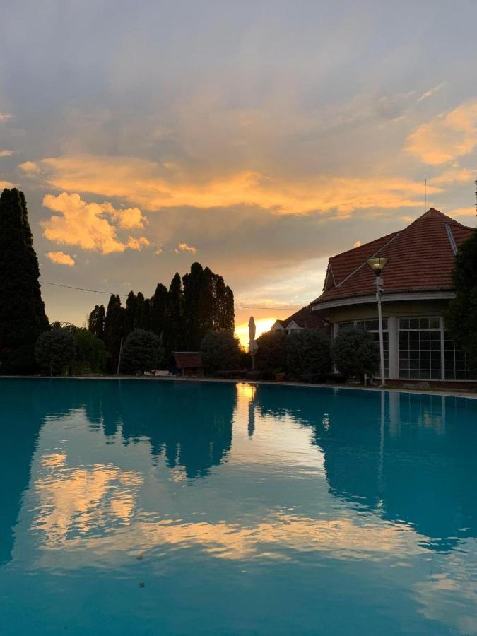 Helena Studio Apartman Siófok Zewnętrze zdjęcie