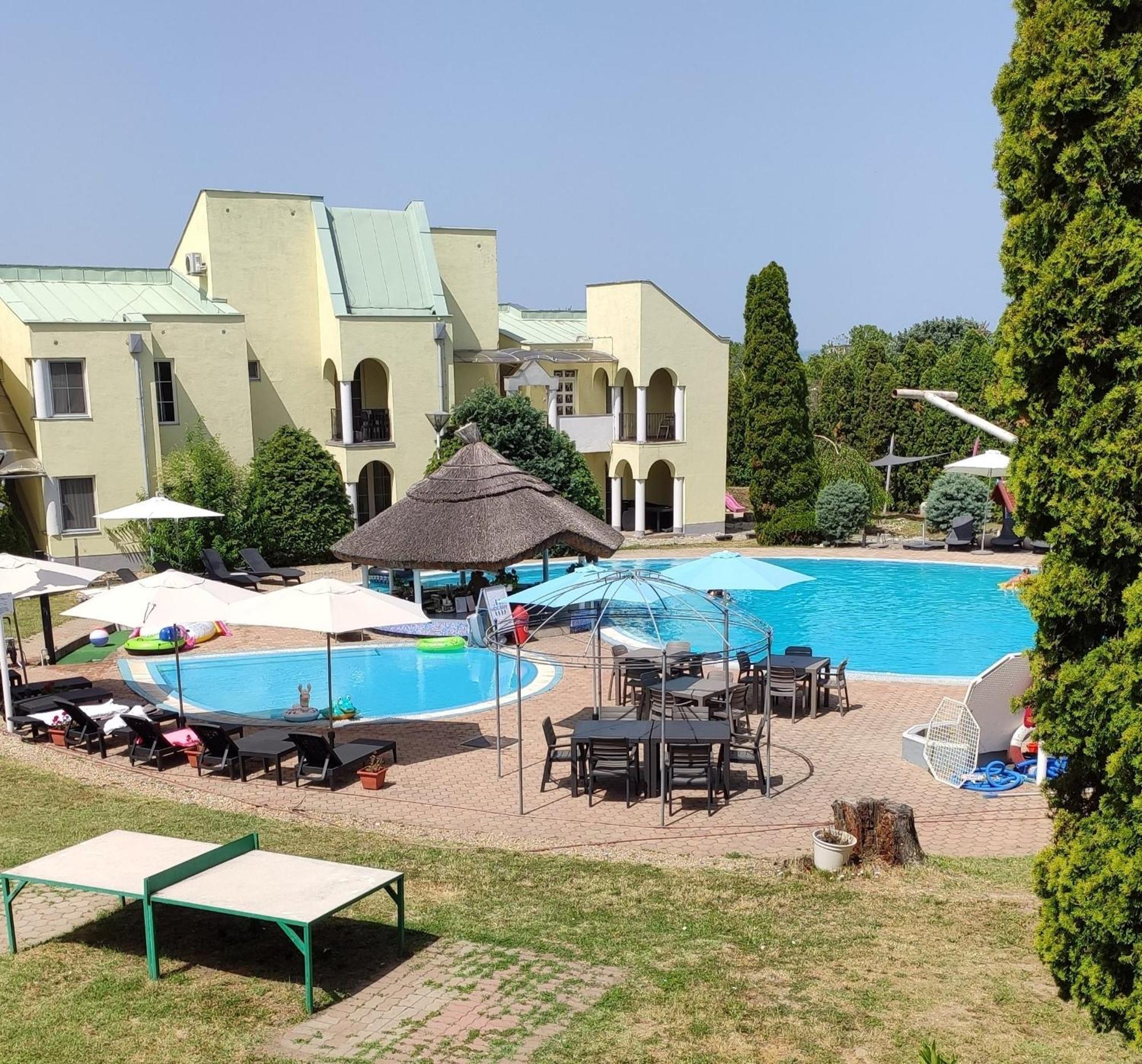 Helena Studio Apartman Siófok Zewnętrze zdjęcie